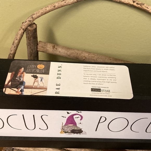 NWT! RAE DUNN "HOCUS POCUS" WITH GNOME WOODEN TABLETOP SIGN - Picture 5 of 9